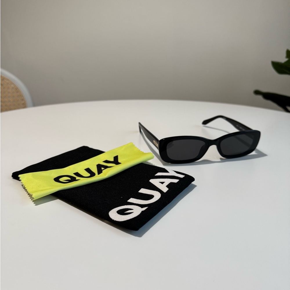 QUAY Australia - “Vibe Check” Sunglasses